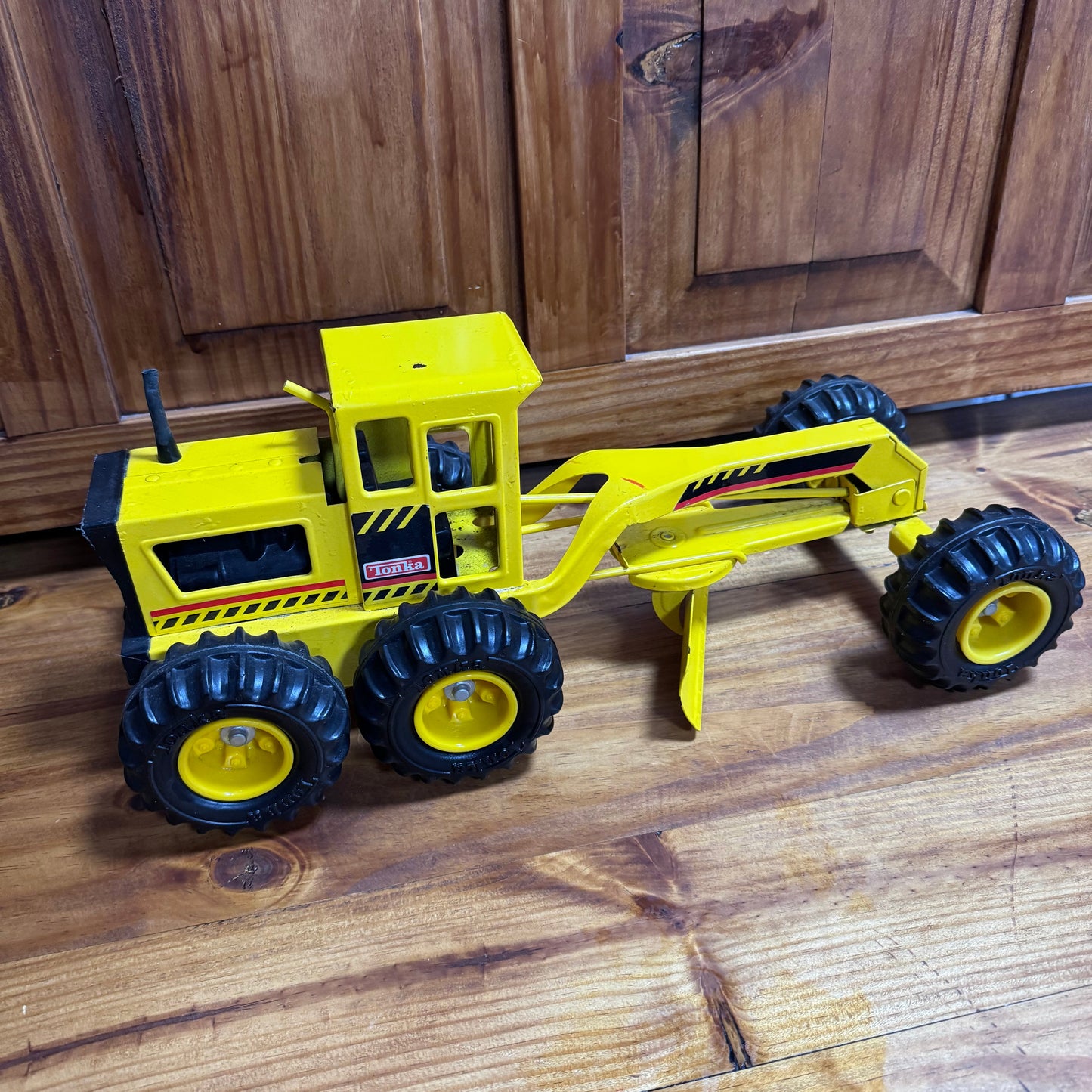 Vintage Tonka Motor Grader Yellow Steel Construction Vehicle Toy  4/3