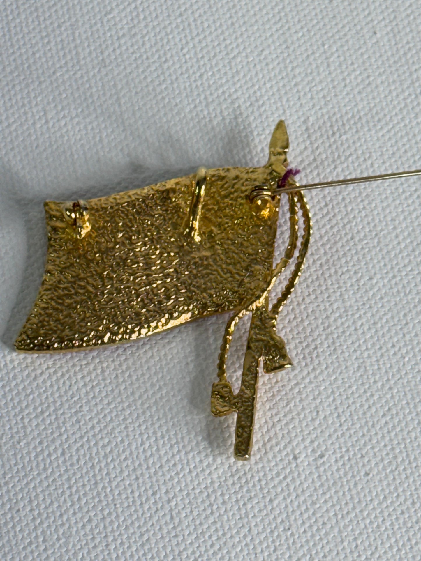 #31  Rhinestone American Flag Brooch – Gold Tone Patriotic Pin (18g) + Bonus Pins