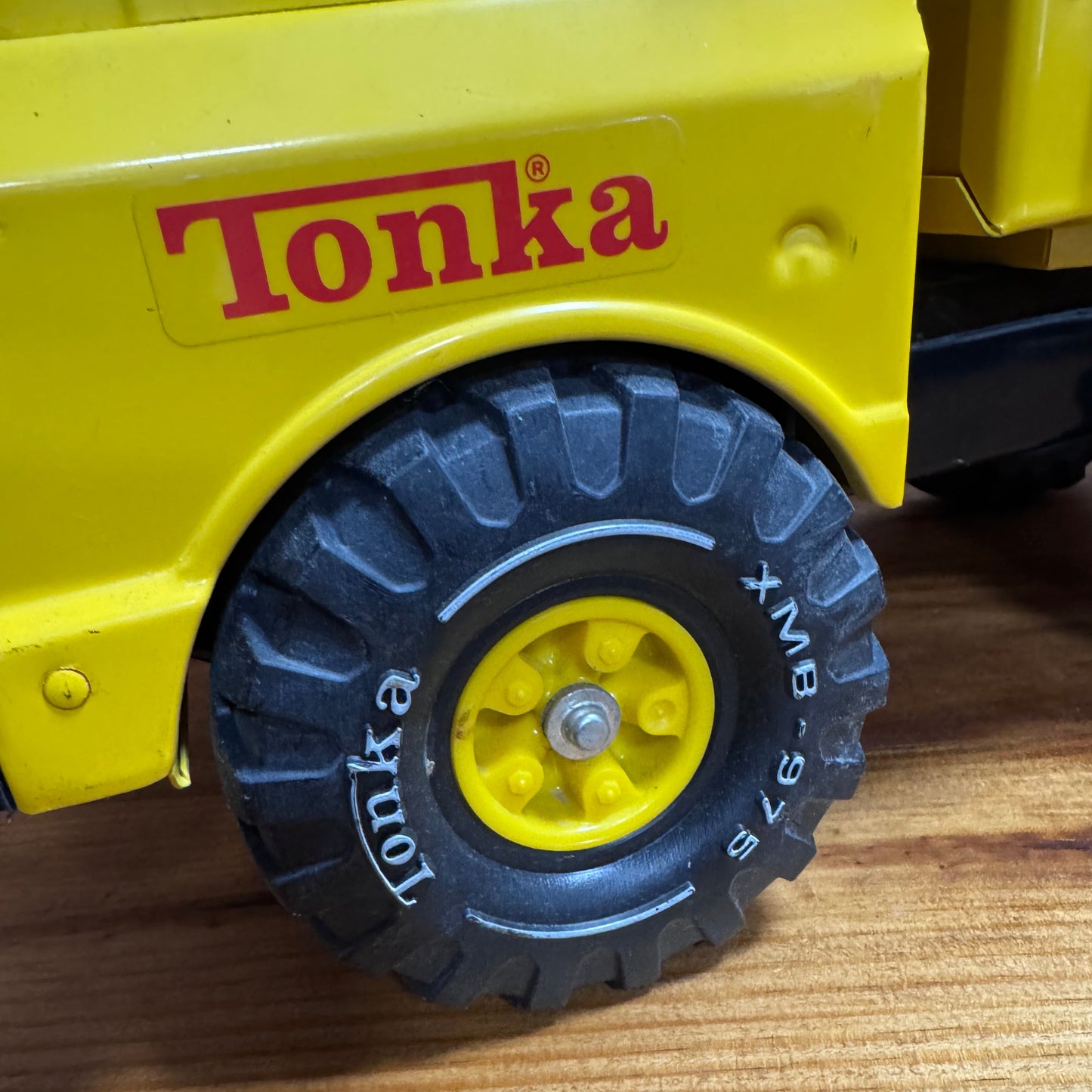 Vintage Tonka Yellow Dump Truck Pressed Steel Construction Toy  4/2