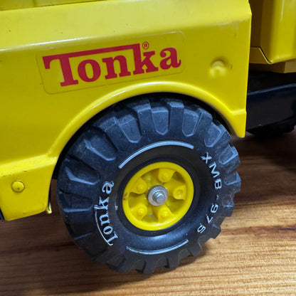 Vintage Tonka Yellow Dump Truck Pressed Steel Construction Toy  4/2