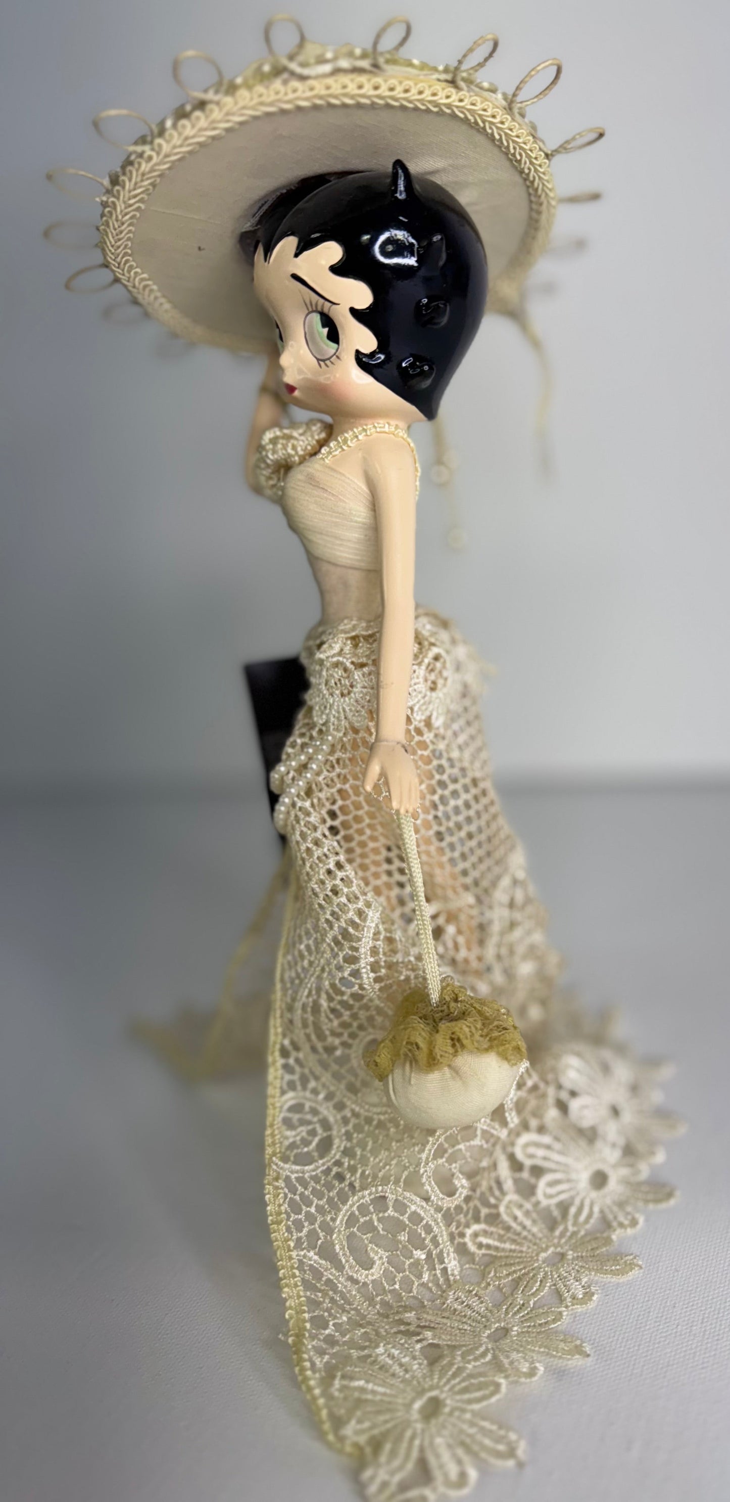 #27  Betty Boop Figurine – Elegant Lace Dress & Wide-Brim Hat, Resin Statue