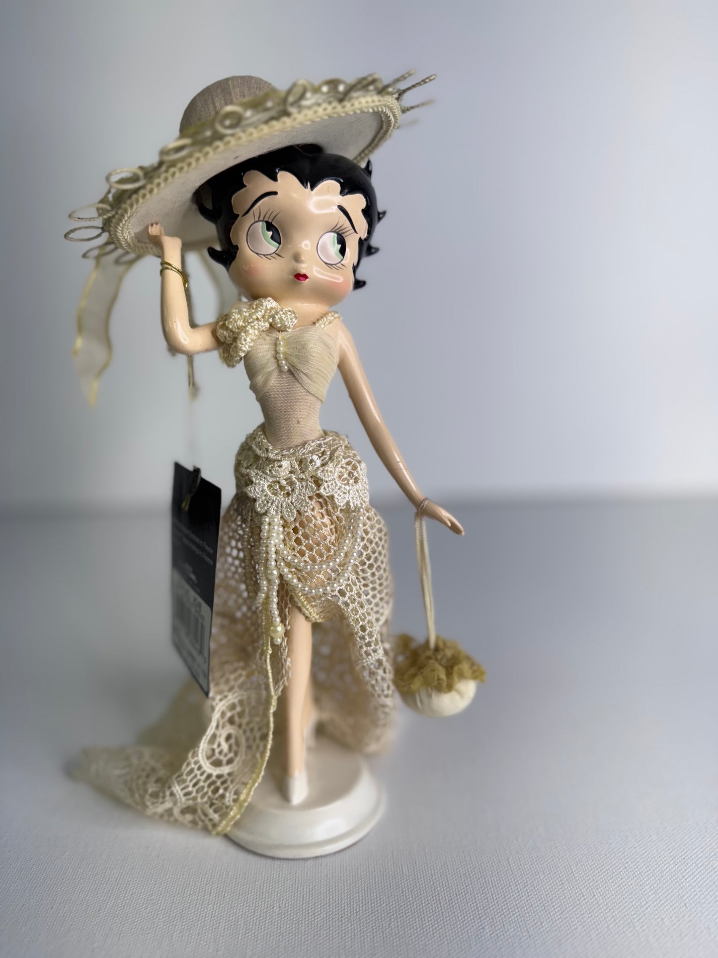 #27  Betty Boop Figurine – Elegant Lace Dress & Wide-Brim Hat, Resin Statue