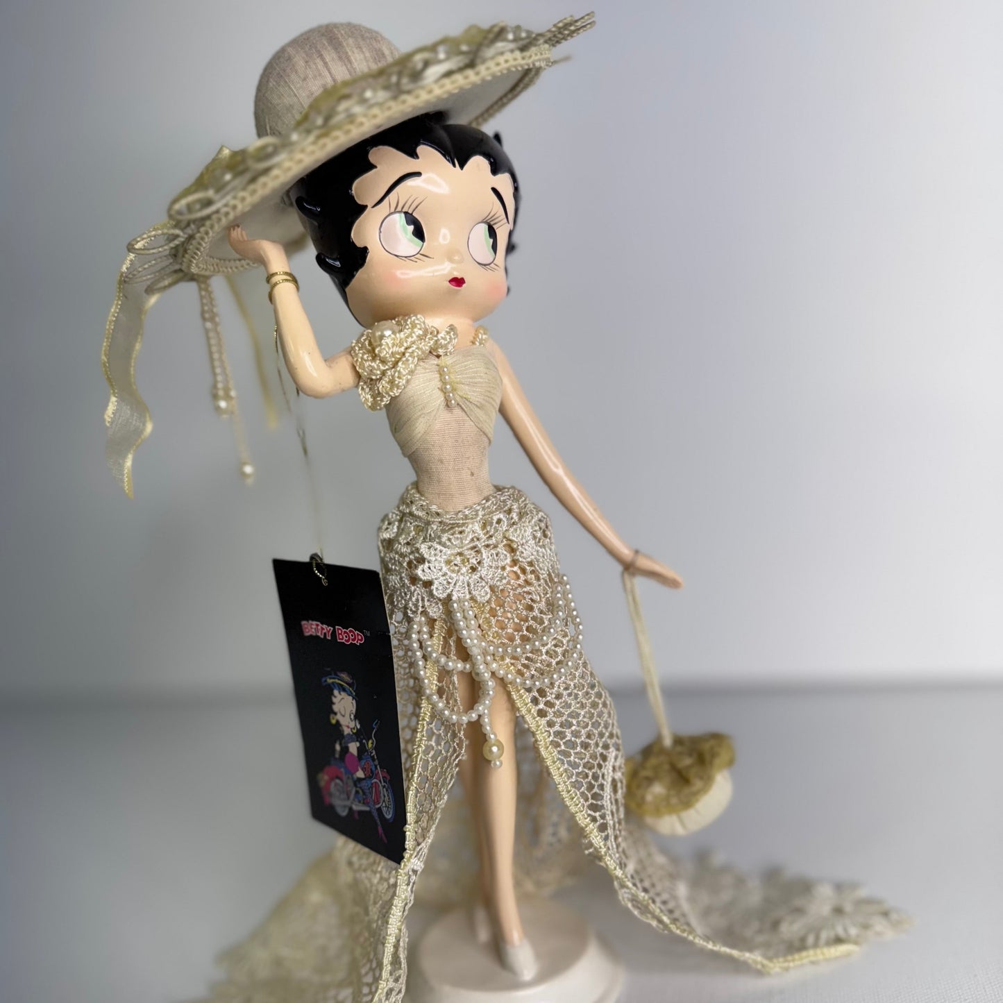 #27  Betty Boop Figurine – Elegant Lace Dress & Wide-Brim Hat, Resin Statue