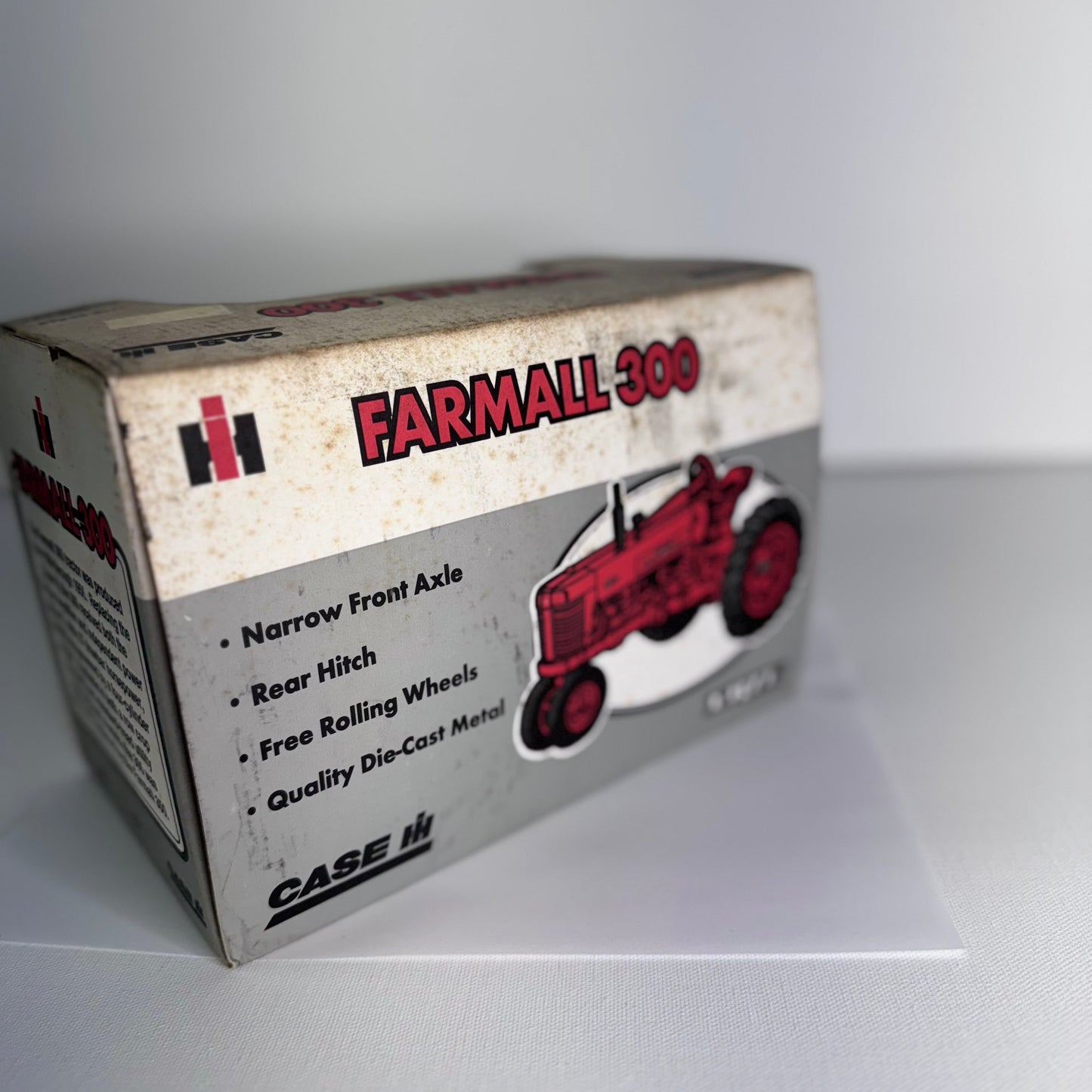 #21  Ertl Farmall 300 Tractor – 1/16 Scale Die-Cast Narrow Front with Box