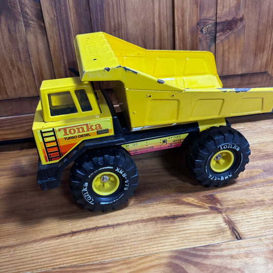 Vintage Tonka XMB-975 Dump Truck  4/42