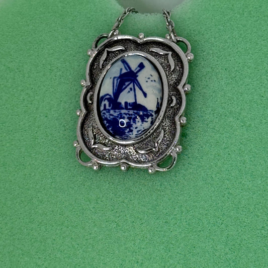 Vintage Sarah Coventry “Delft” Windmill Porcelain Cameo Pendant Necklace – Silver-Tone   7/1