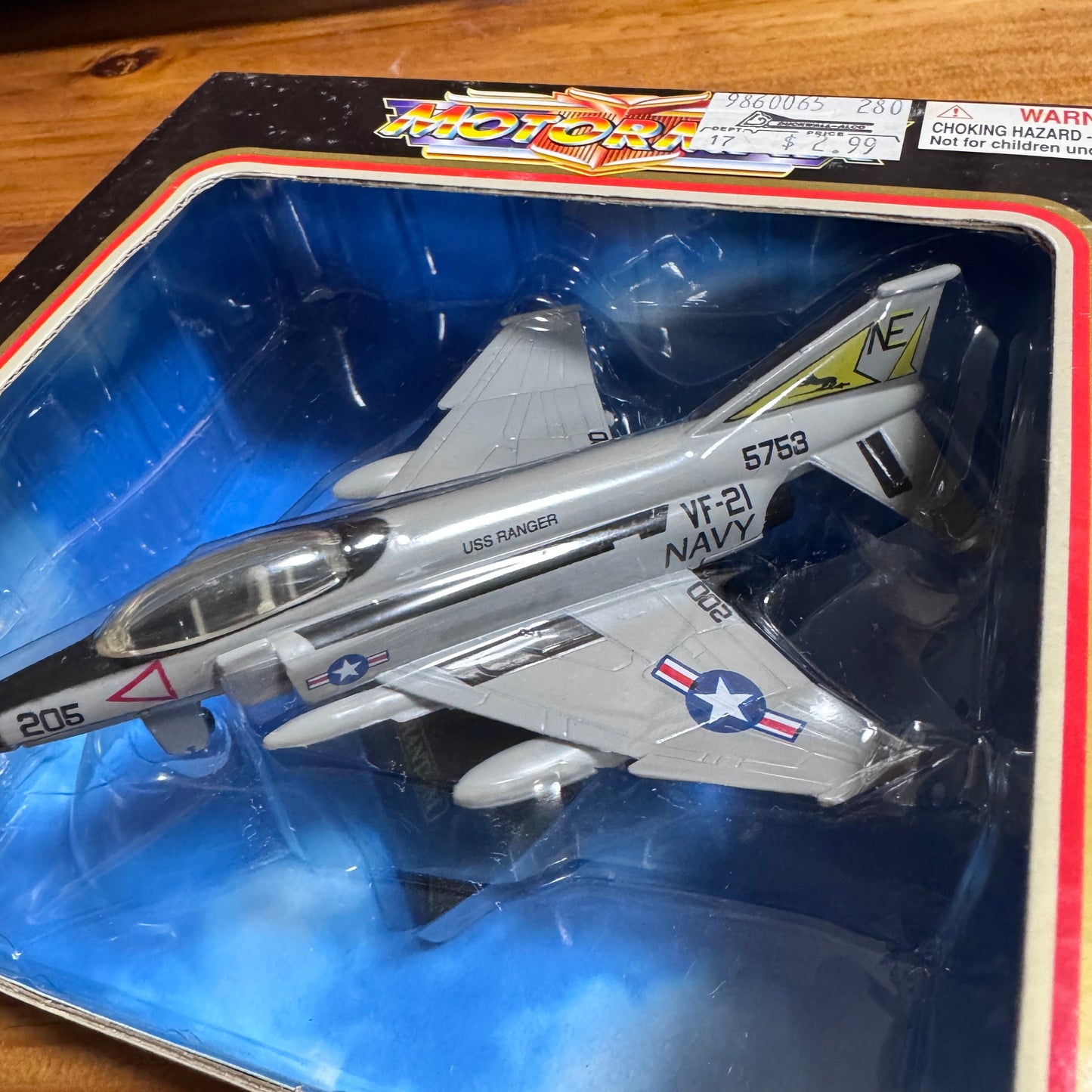 Motormax VF-21 Navy Fighter Jet Model  4/44