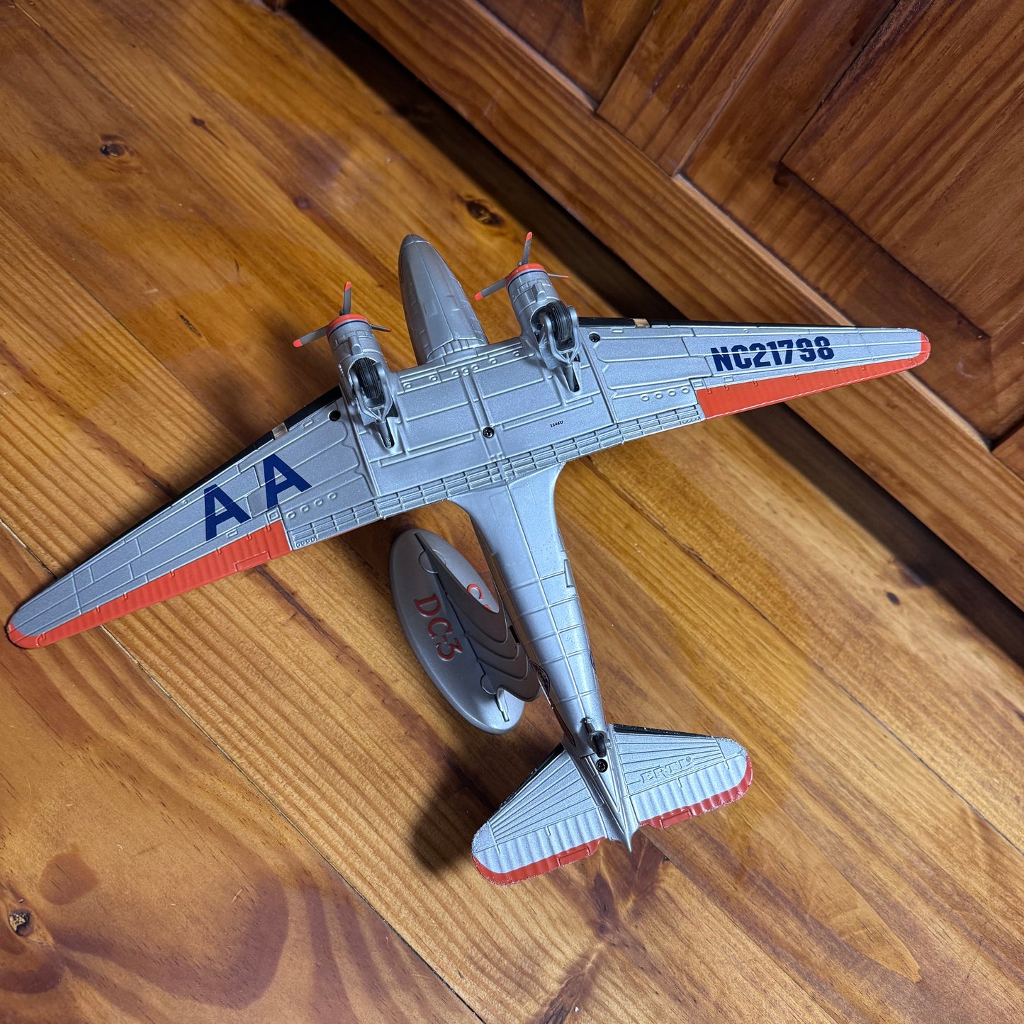 American Airlines Douglas DC-3 Die-Cast Metal Airplane Replica  4/30