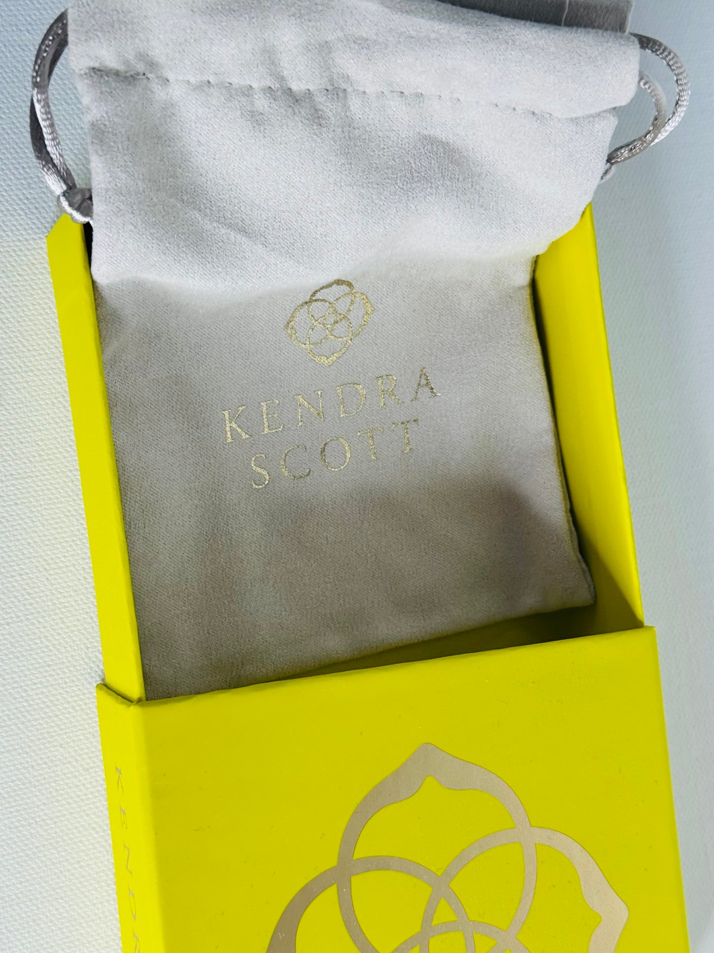 #34  Kendra Scott Ari Pavé Crystal Heart Necklace in White Crystal – Gold Tone, New in Box