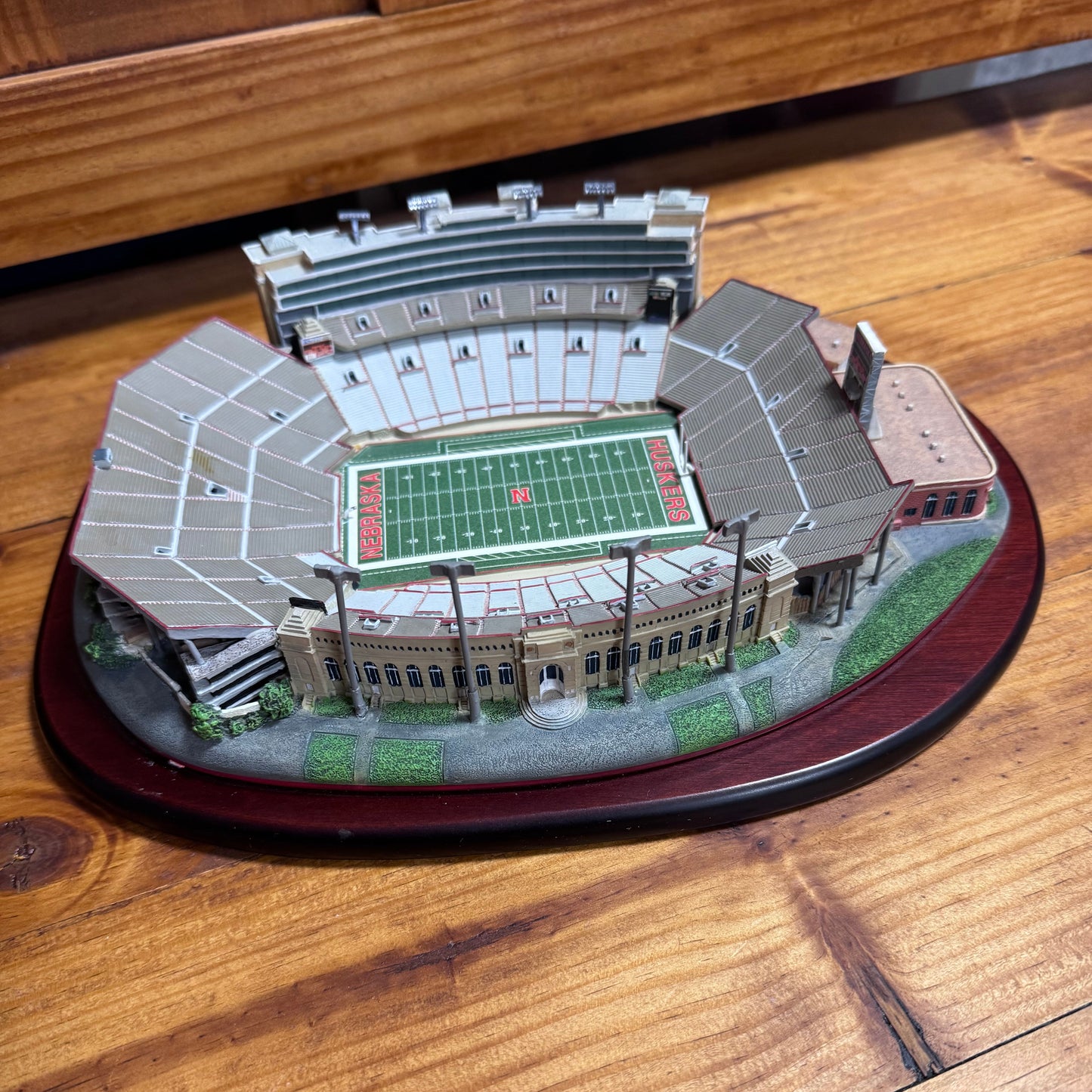 Nebraska Huskers Memorial Stadium 3D Collectible Replica Model  4/1