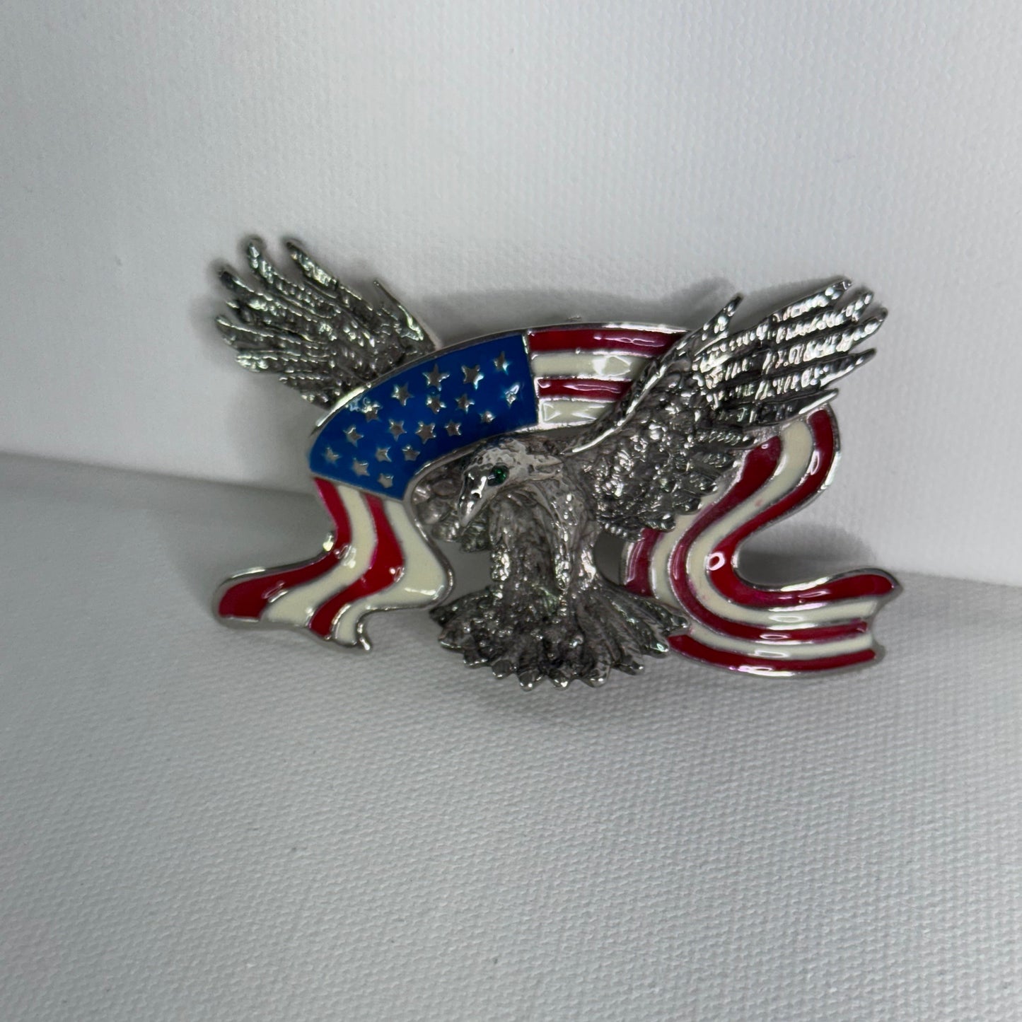 #32  Patriotic Bald Eagle & American Flag Brooch – Silver Tone Enamel Pin (32g)