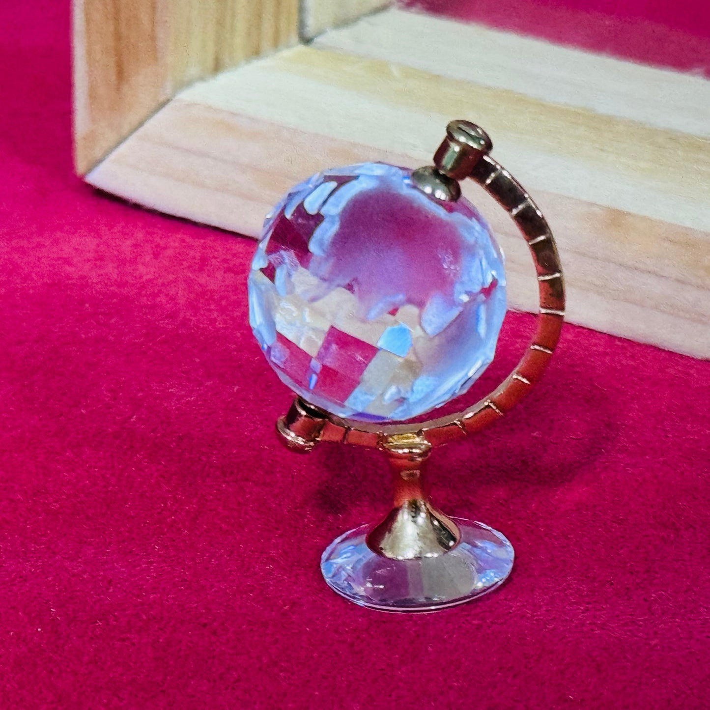 Swarovski Crystal Memories Mini Globe Figurine – Gold Tone Stand