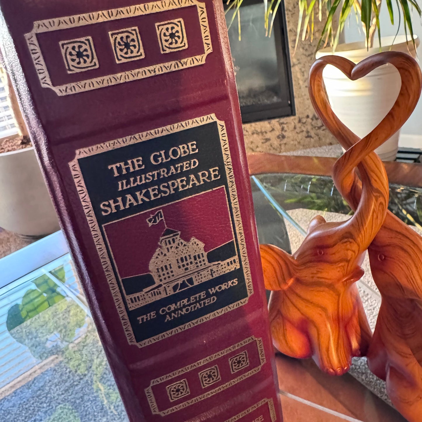 Vintage 1983 Globe Illustrated Shakespeare Complete Works Annotated Hardcover