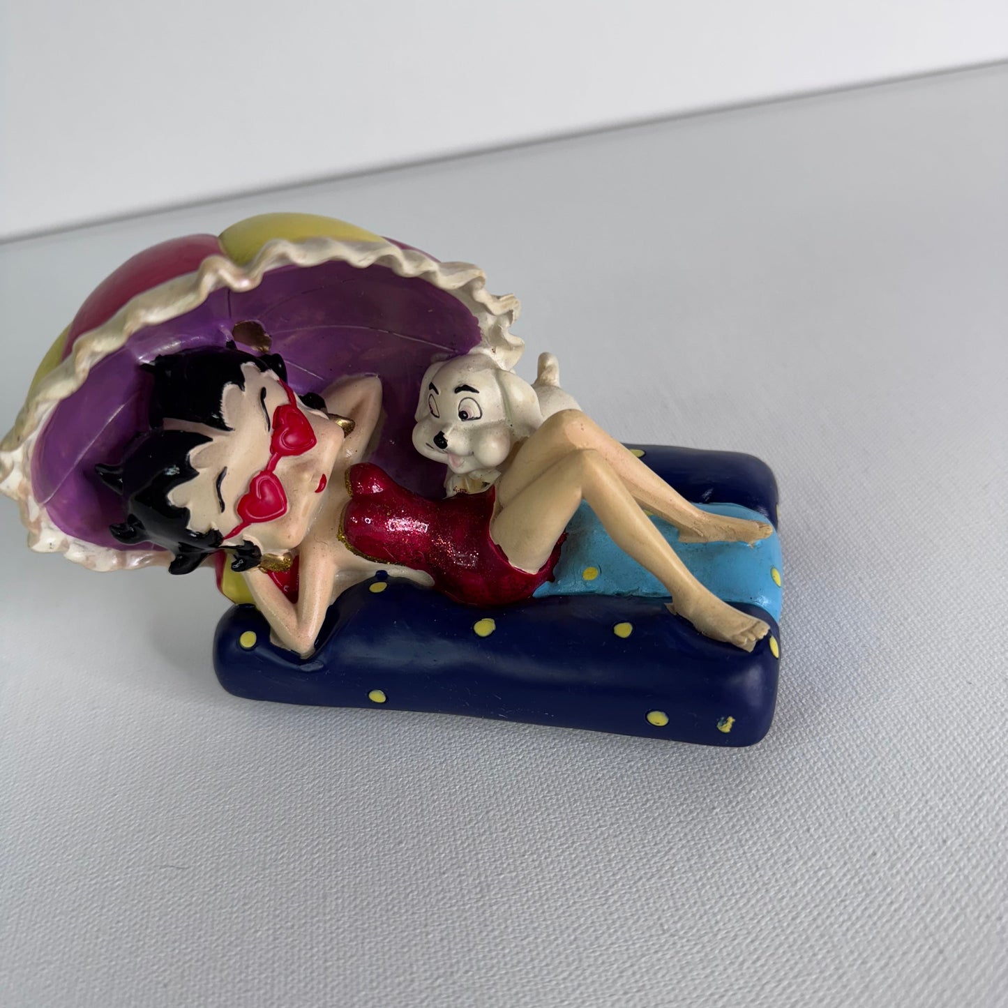 #28  Betty Boop Beach Figurine Piece – Relaxing Under Umbrella with Pudgy Dog (As-Is)