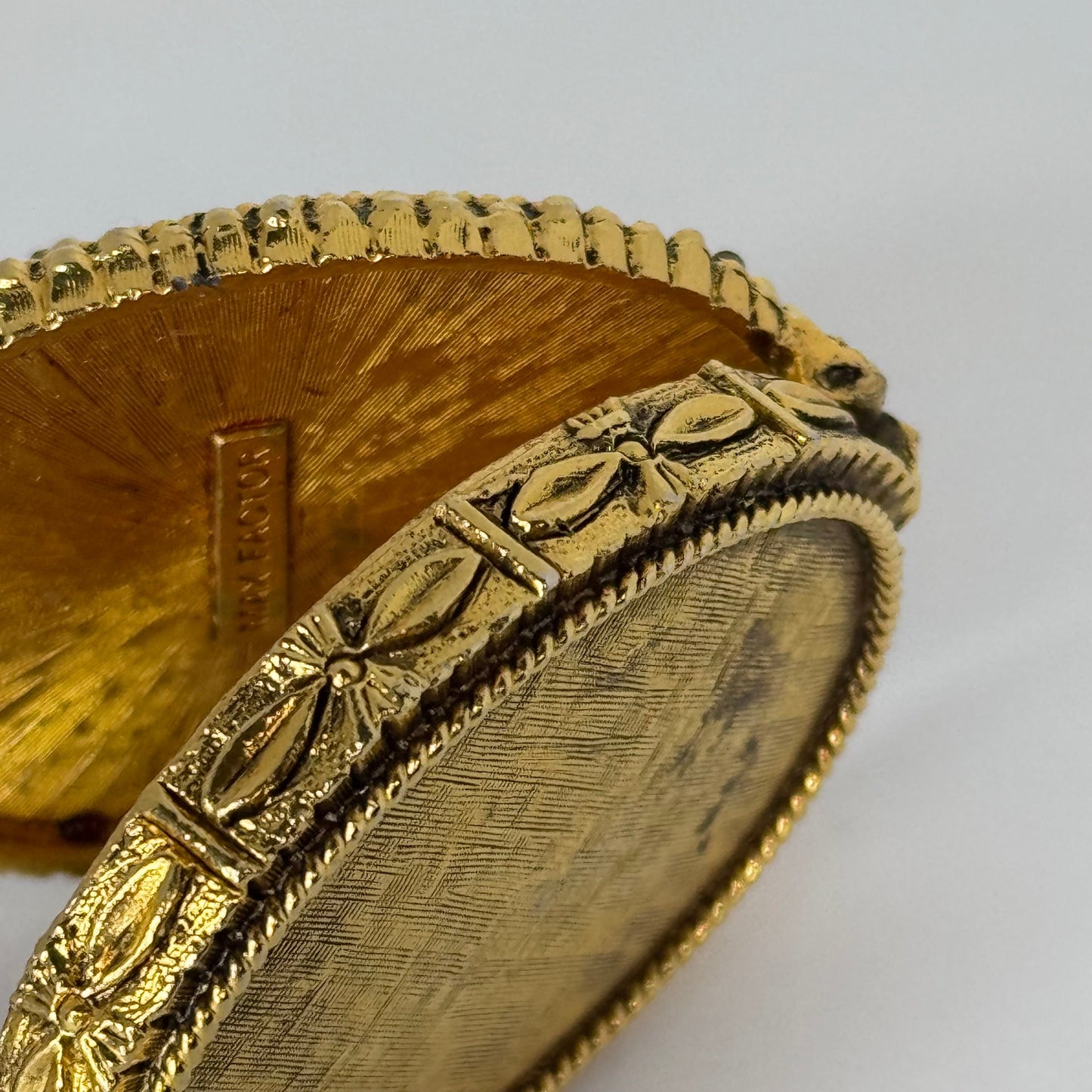 Vintage Max Factor Solid Perfume Compact Pendant – Blue Dome & Gold-Tone Filigree Locket  9/1