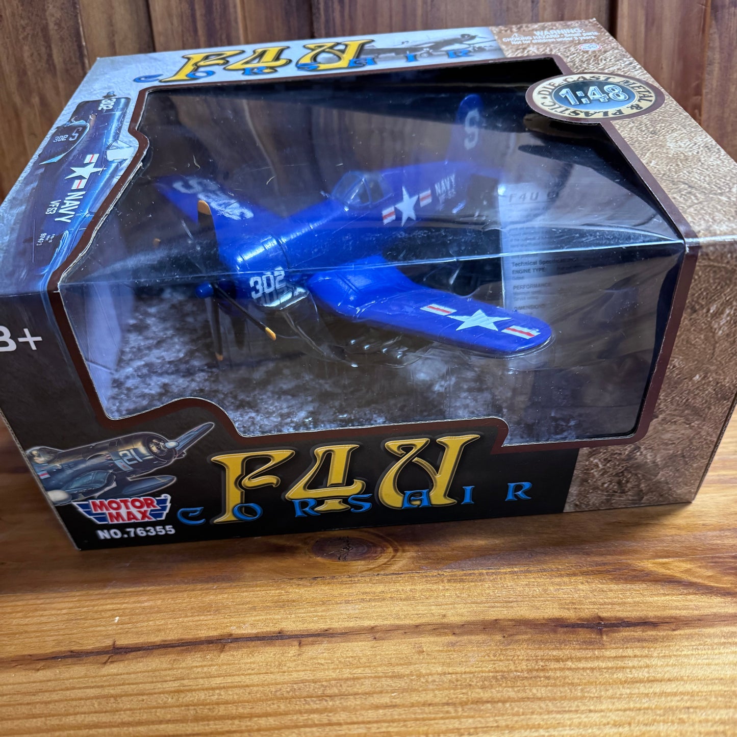 Motor Max F4U Corsair 1:48 Model  4/17