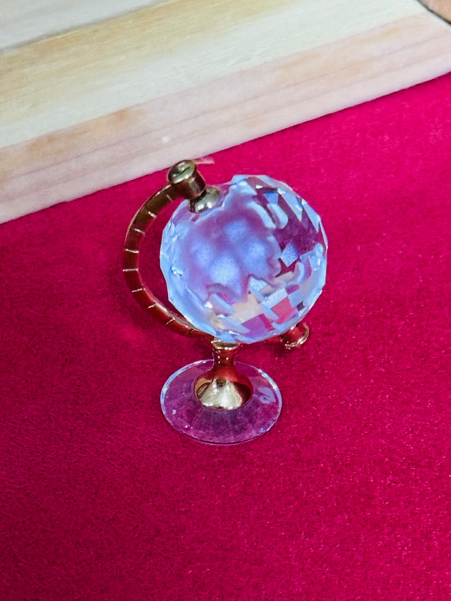 Swarovski Crystal Memories Mini Globe Figurine – Gold Tone Stand