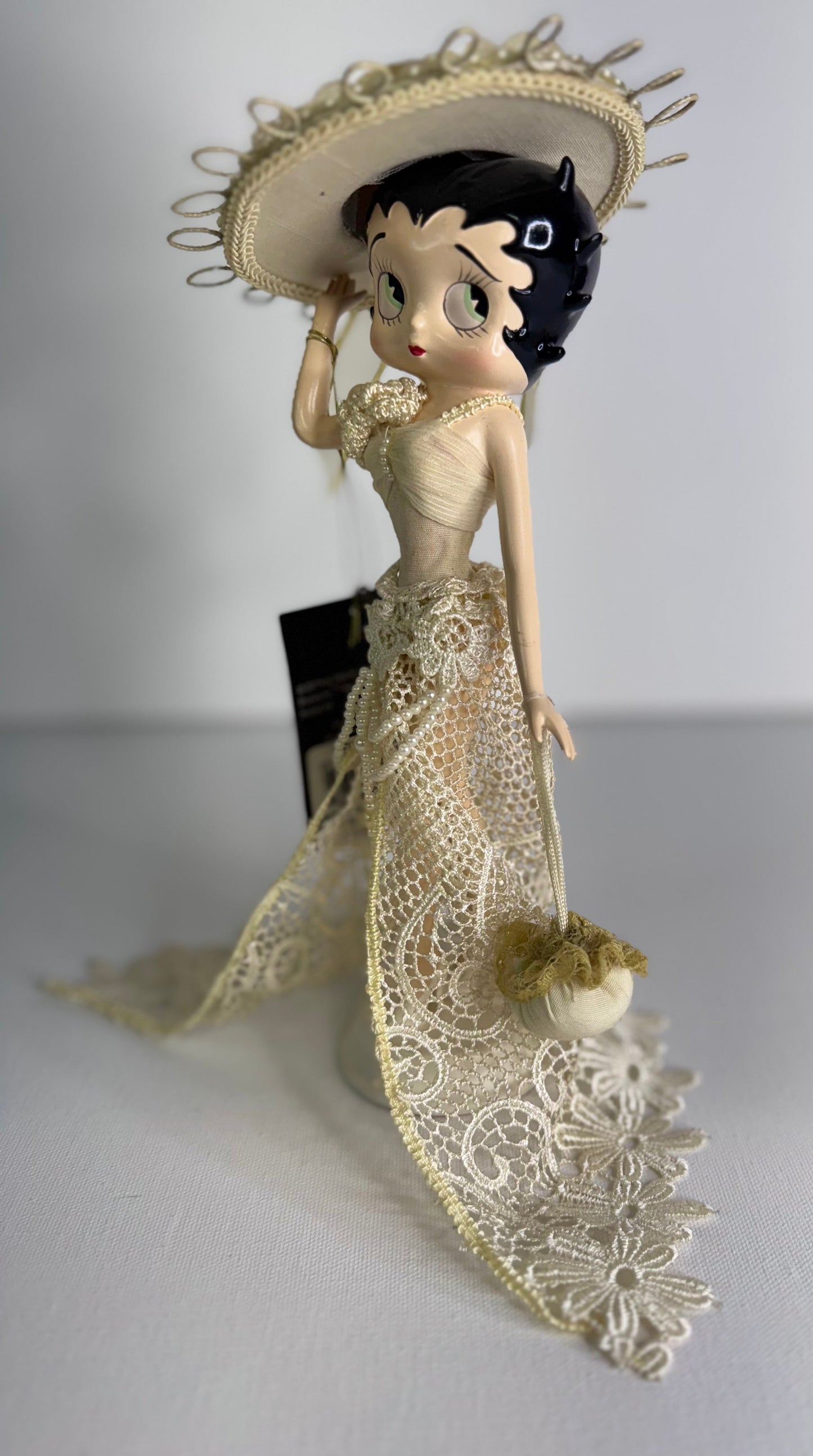#27  Betty Boop Figurine – Elegant Lace Dress & Wide-Brim Hat, Resin Statue