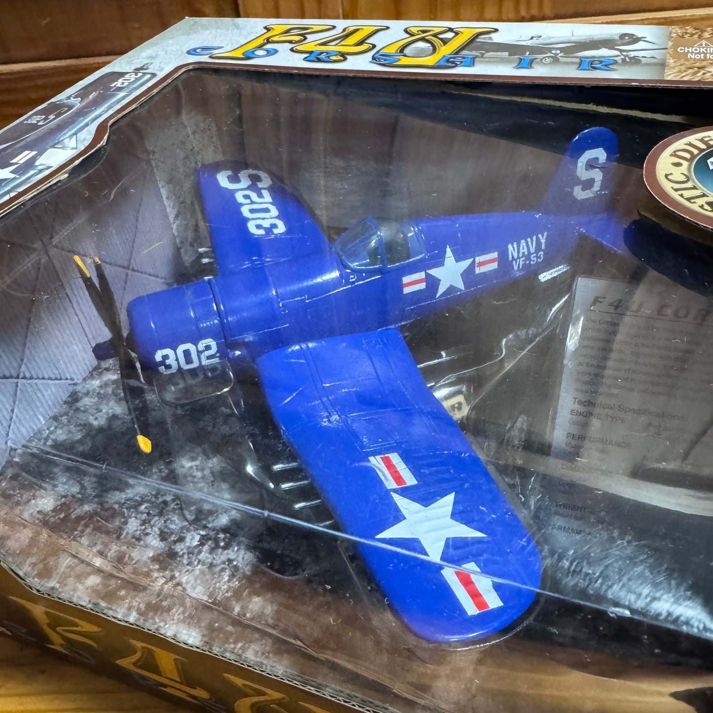 Motor Max F4U Corsair 1:48 Model  4/17