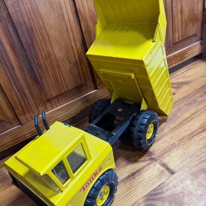 Vintage Tonka Yellow Dump Truck Pressed Steel Construction Toy  4/2