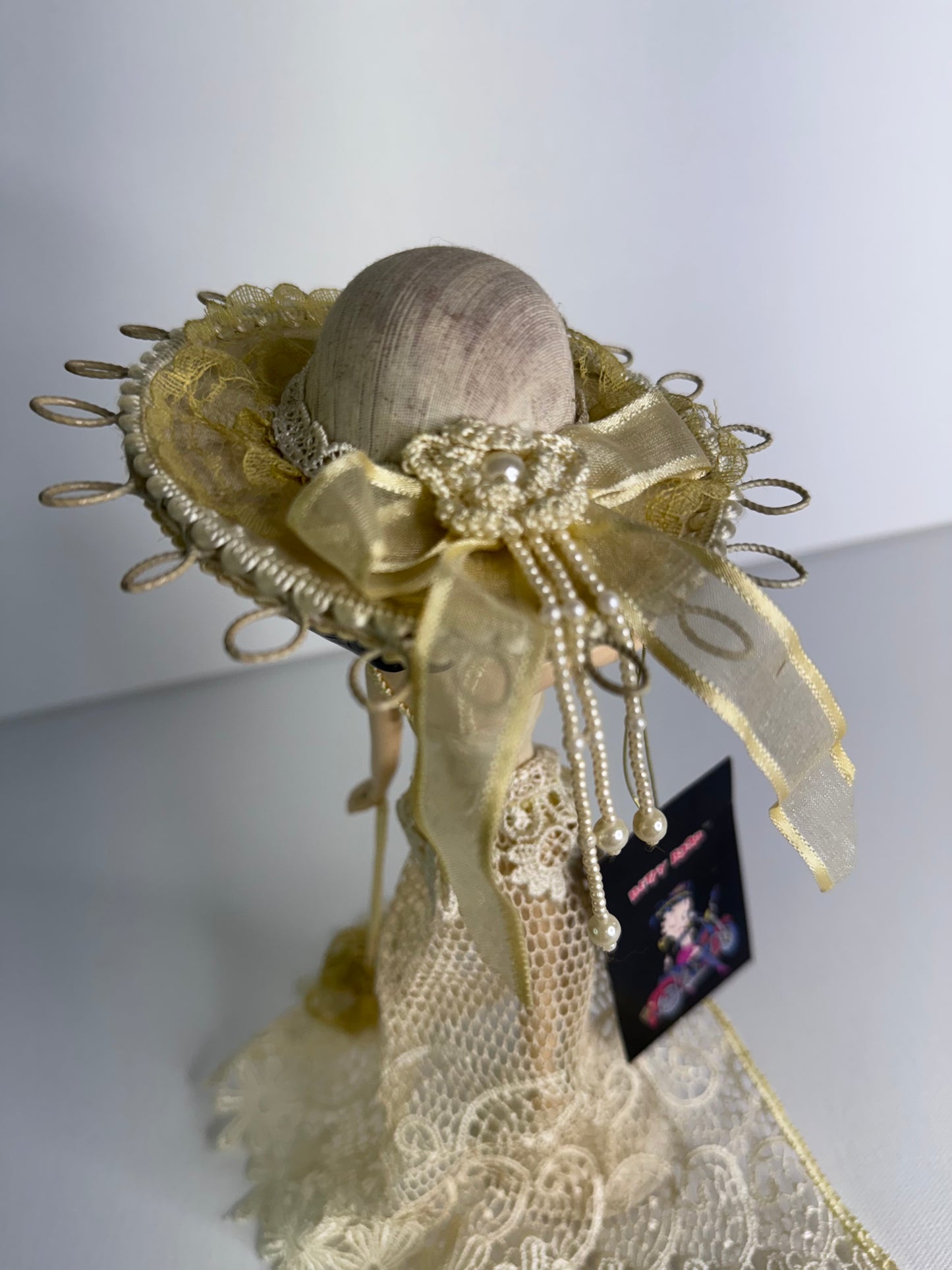 #27  Betty Boop Figurine – Elegant Lace Dress & Wide-Brim Hat, Resin Statue