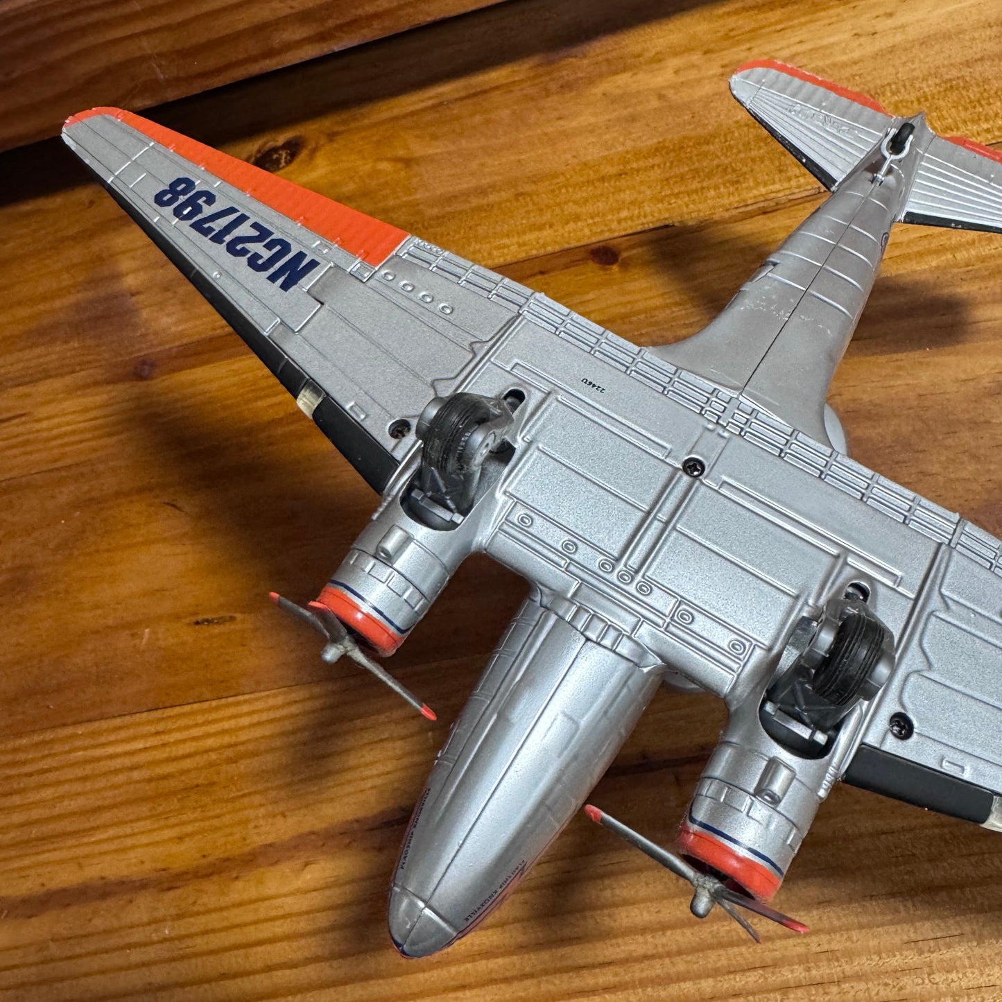 American Airlines Douglas DC-3 Die-Cast Metal Airplane Replica  4/30